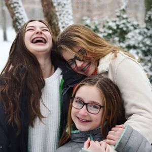 Meet your Posher, Peri